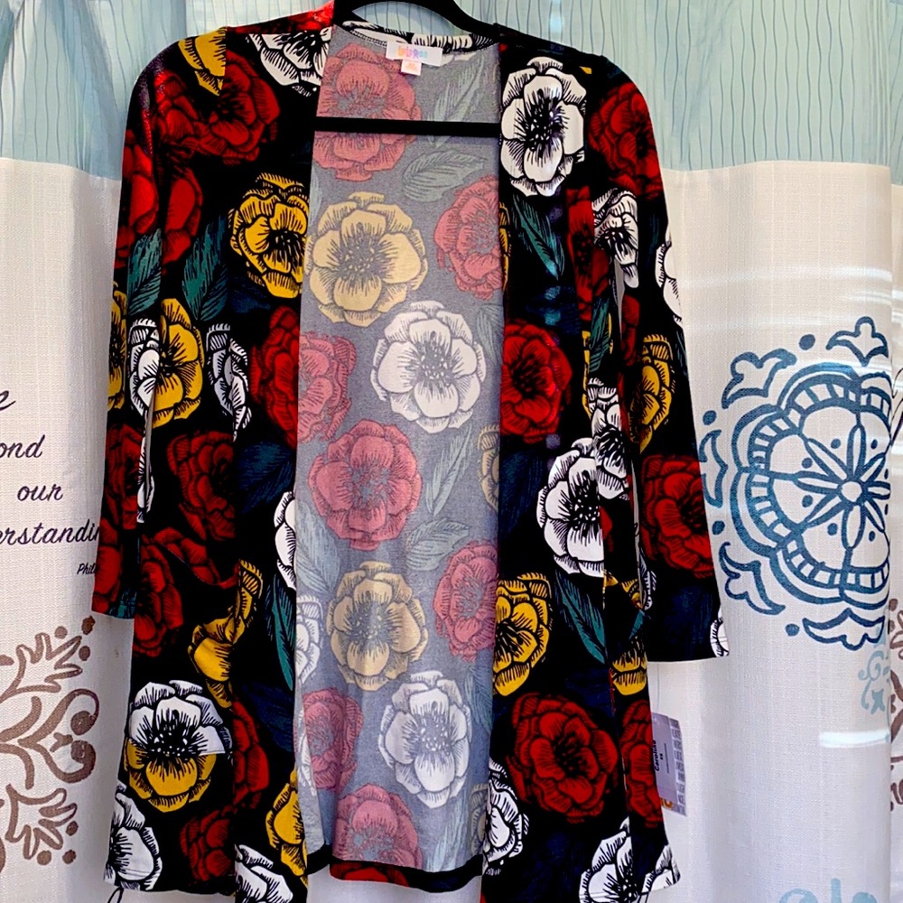 NWT Caroline cardigan from LuLaRoe. Size XS